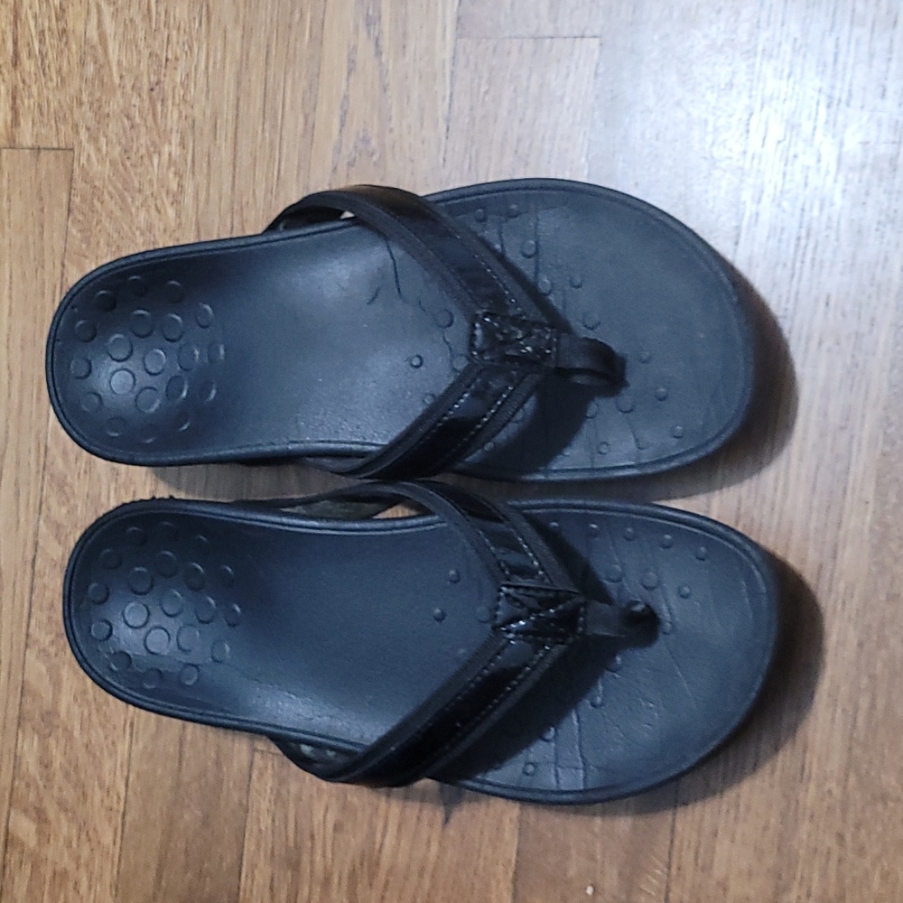 Vionic flip flops